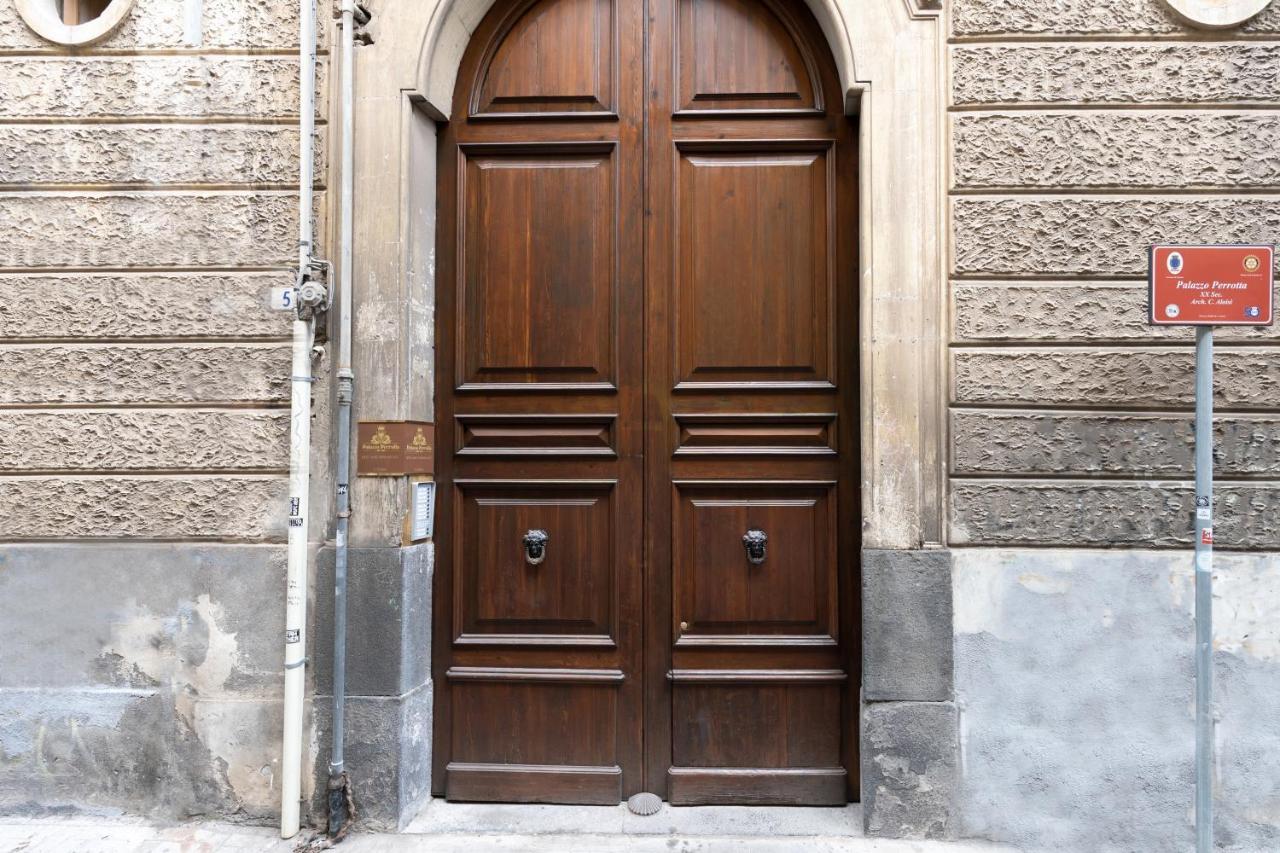 B&B Palazzo Perrotta Catania Bagian luar foto